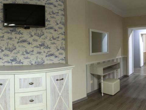 Люкс + 2 кімнатний великий